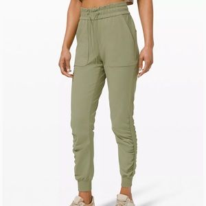 Lululemon Beyond the Studio Jogger Size 6